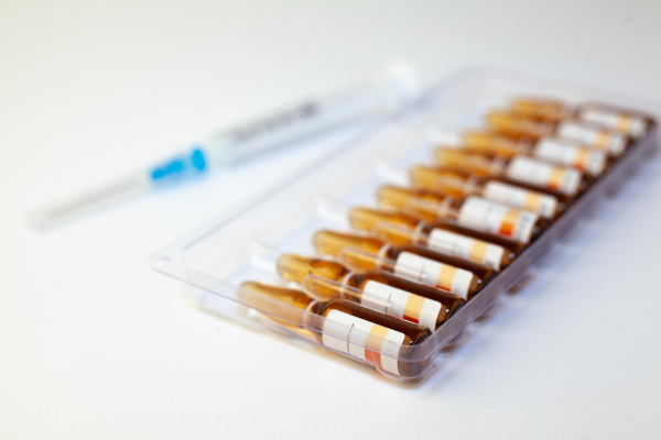Blistereuses seringues, ampoules et flacons