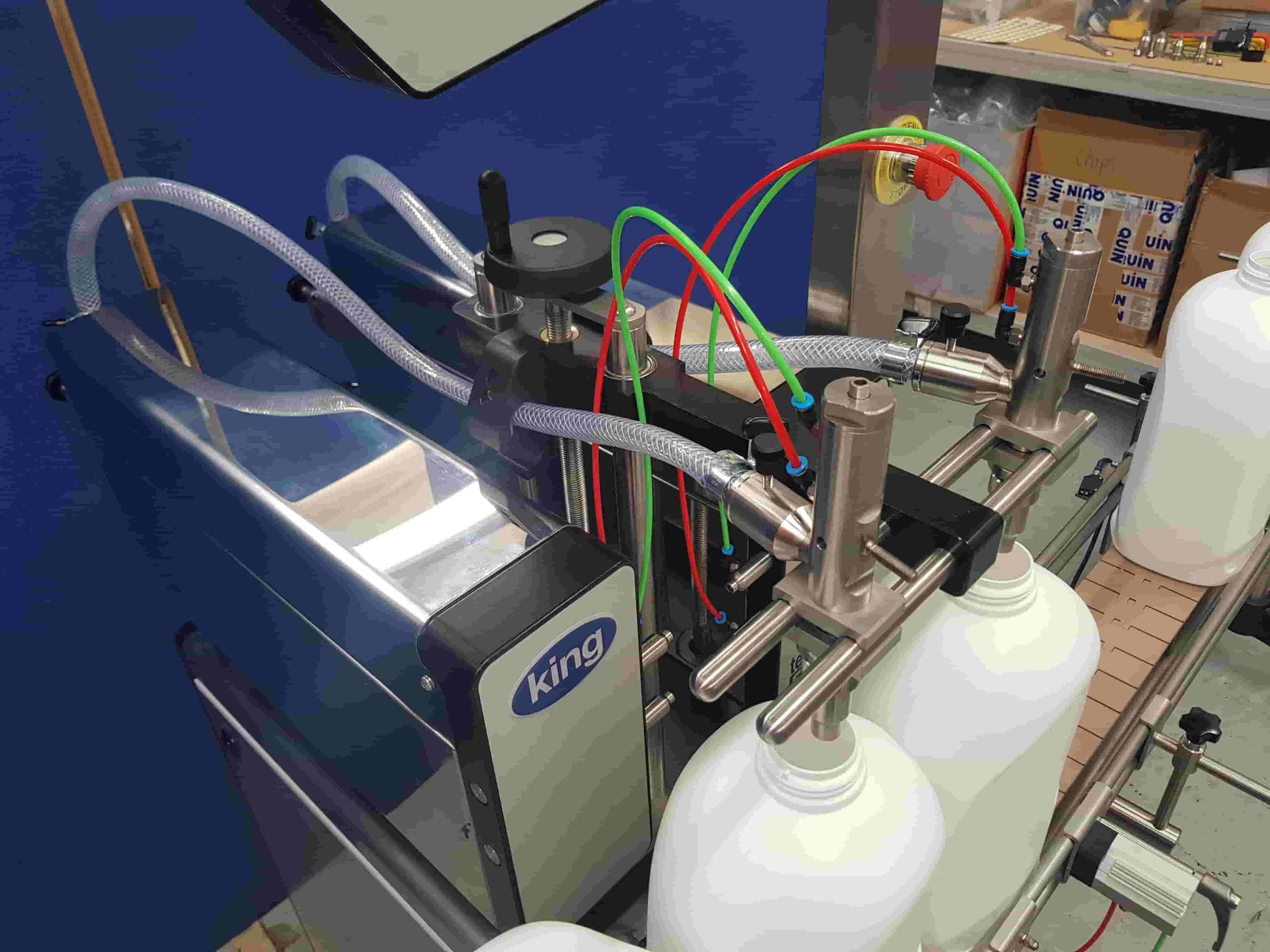 Machine de remplissage de liquide à haute viscosité pour sauce alimentaire  avec buses portables Têtes de remplissage portables Équipement de remplissage  pneumatique semi-automatique - NPACK